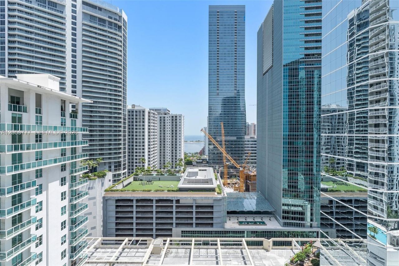 1200 Brickell Bay Dr , Unit 2423, Miami, FL 33131 Photo
