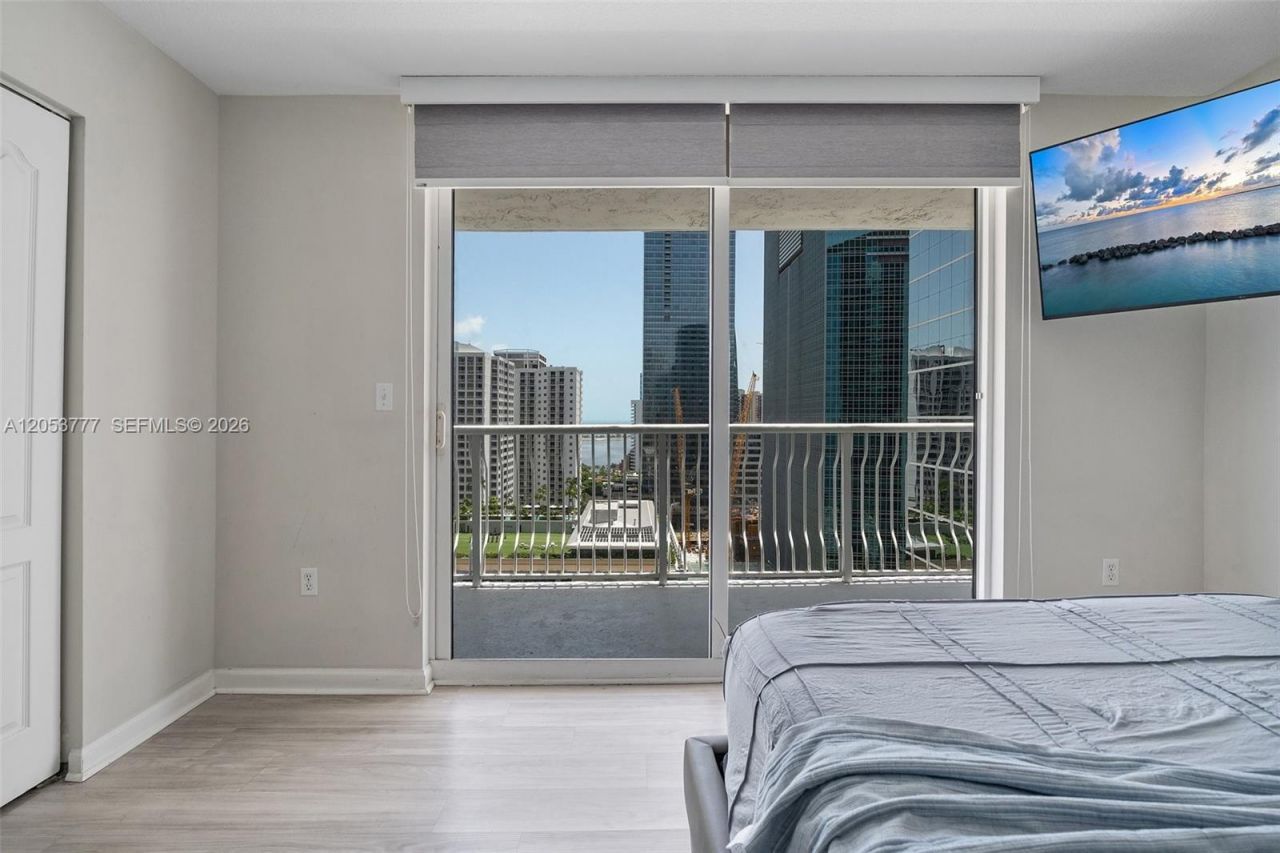 1200 Brickell Bay Dr , Unit 2423, Miami, FL 33131 Photo