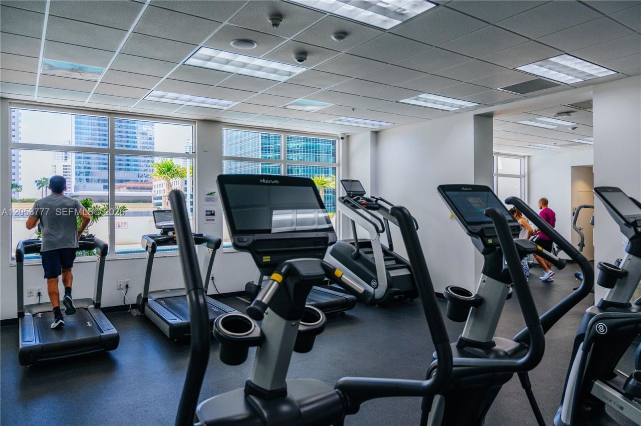 1200 Brickell Bay Dr , Unit 2423, Miami, FL 33131 Photo