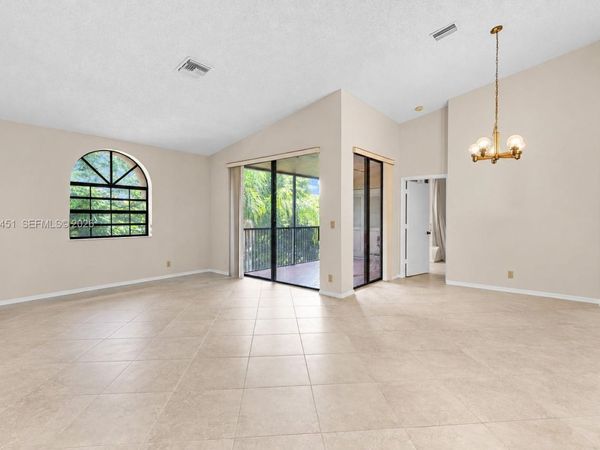 10690 NW 14th St, Unit 128, Plantation, FL 33322