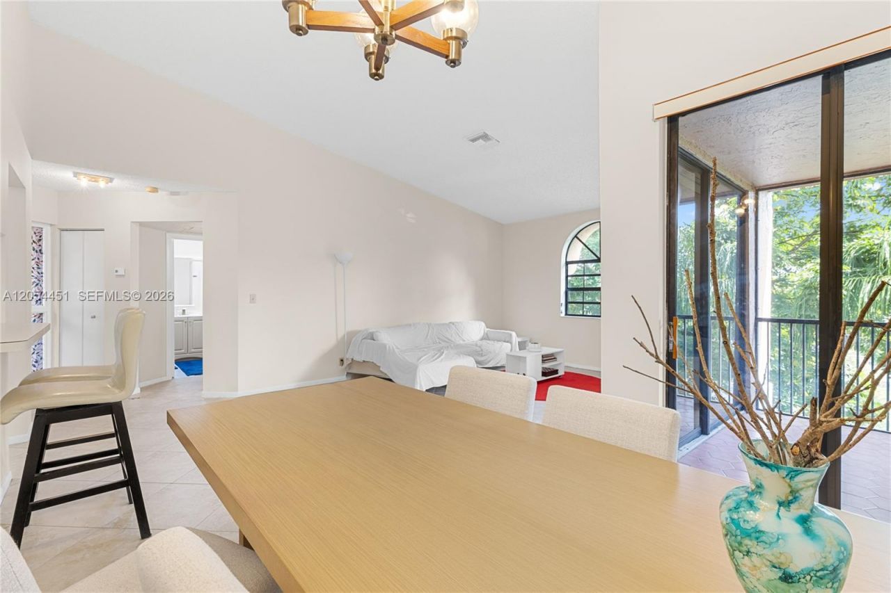 10690 NW 14th St , Unit 128, Plantation, FL 33322 Photo