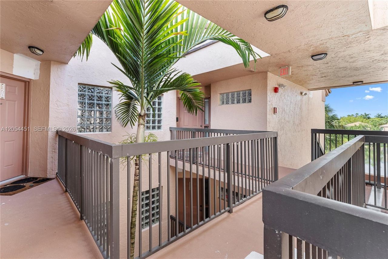 10690 NW 14th St , Unit 128, Plantation, FL 33322 Photo