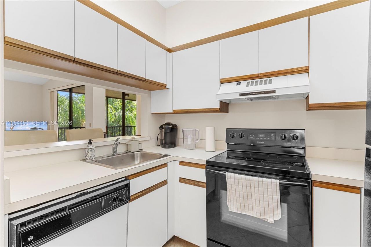 10690 NW 14th St , Unit 128, Plantation, FL 33322 Photo
