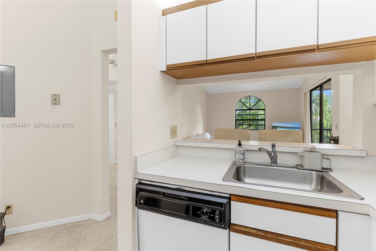 10690 NW 14th St , Unit 128, Plantation, FL 33322 Photo
