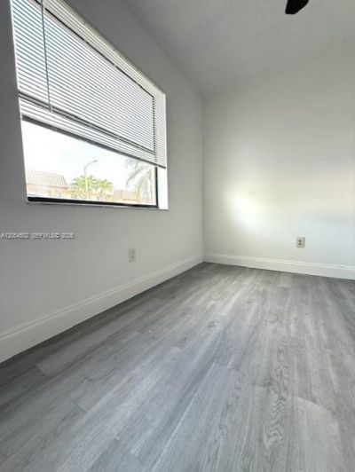 871 NE 207th Ter , Unit 4-102, Miami, FL 33179 Photo