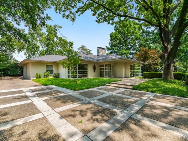 9005 Greenridge Drive, Richmond Heights, MO 63117