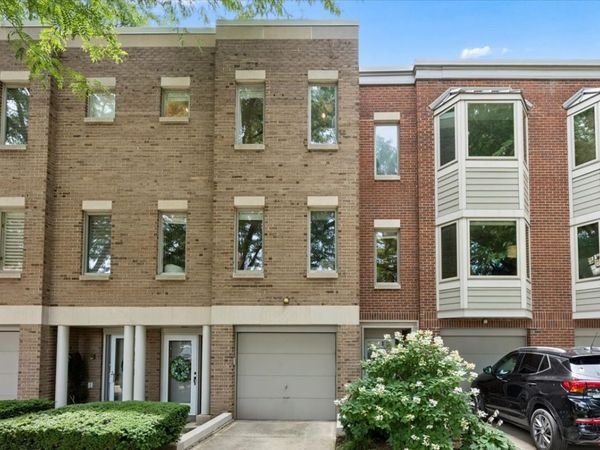 2304 N Lakewood Avenue, Unit 2304, Chicago, IL 60614
