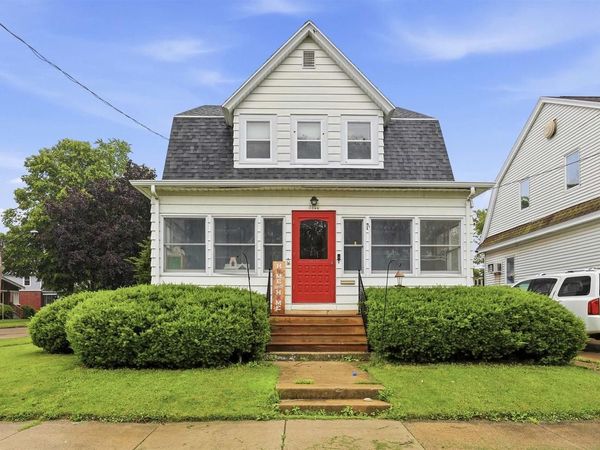 1044 MT VERNON STREET, Oshkosh, WI 54901