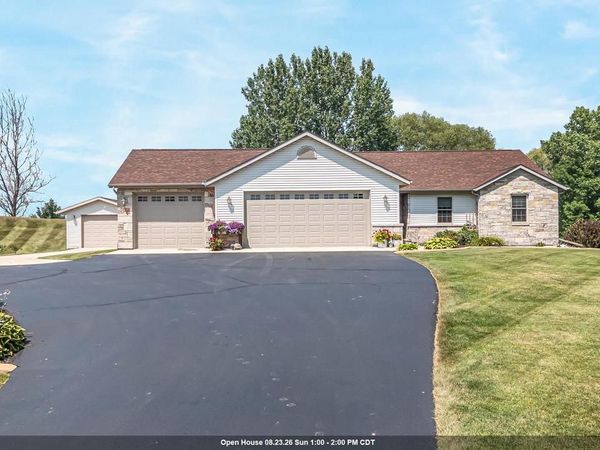 206 DONOVAN CIRCLE, Rosendale, WI 54974