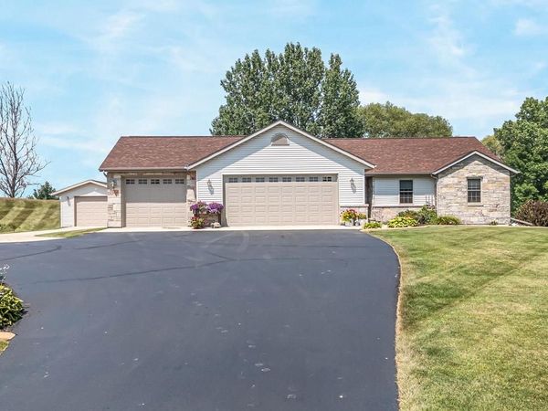 206 DONOVAN CIRCLE, Rosendale, WI 54974
