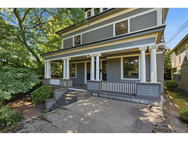 3425 S CORBETT AVE, Portland, OR 97239