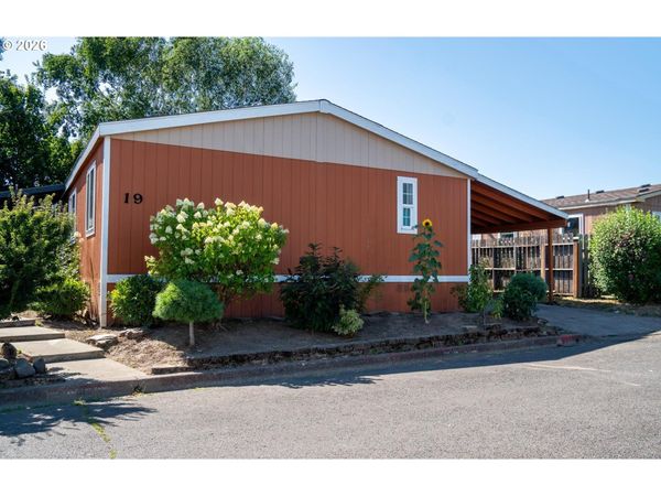 300 S EVEREST RD, Newberg, OR 97132