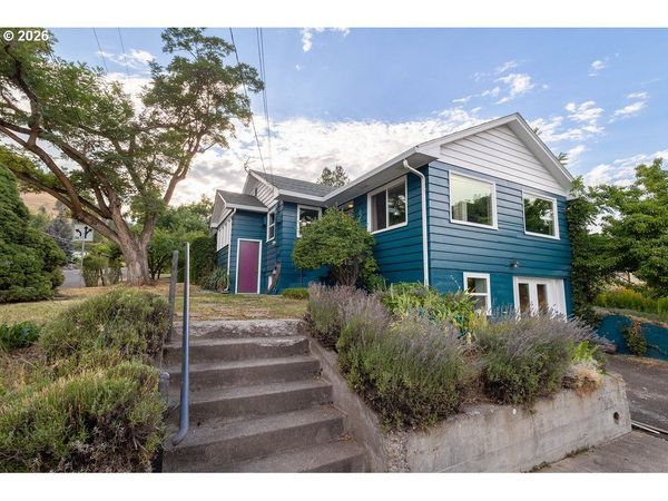 307 N AVE, La Grande, OR 97850