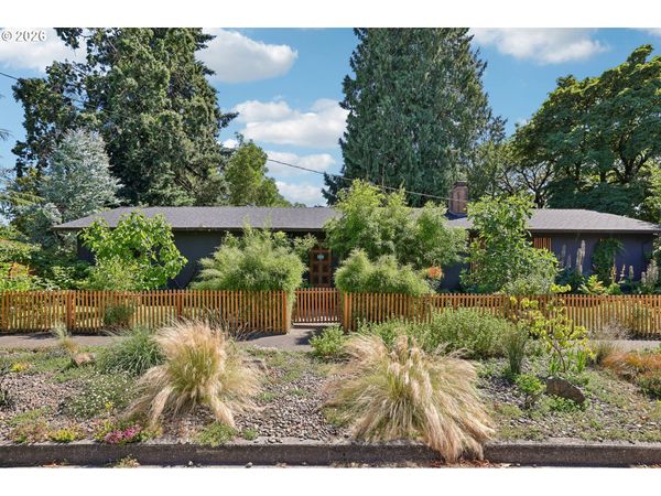 910 SE STOREY ST, McMinnville, OR 97128