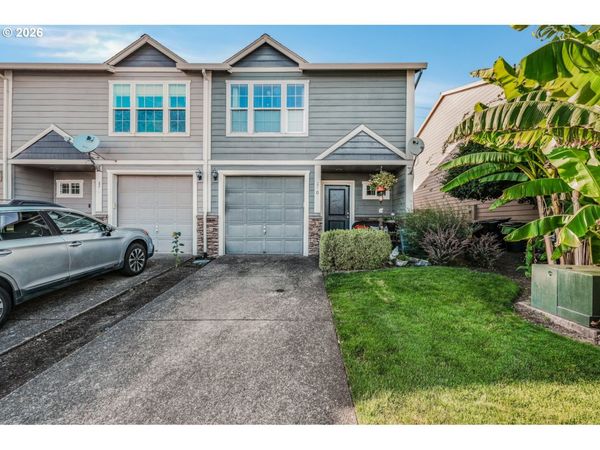 870 NW 3RD AVE, Canby, OR 97013