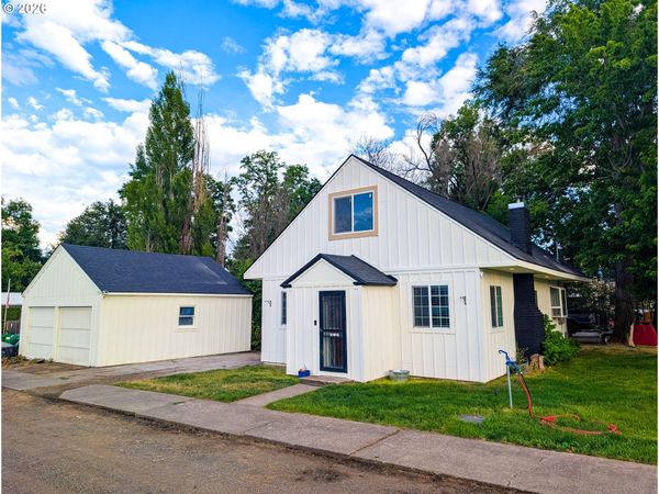 590 Cedar ST, Elgin, OR 97827