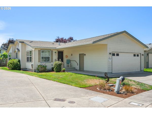 167 VILLAGE DR, Cottage Grove, OR 97424