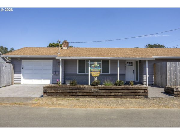1631 NW 33RD ST, Lincoln City, OR 97367