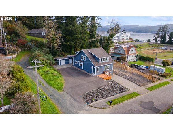 790 OREGON AVE, North Bend, OR 97459