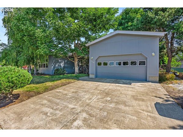 1150 SW MARIE DR, McMinnville, OR 97128