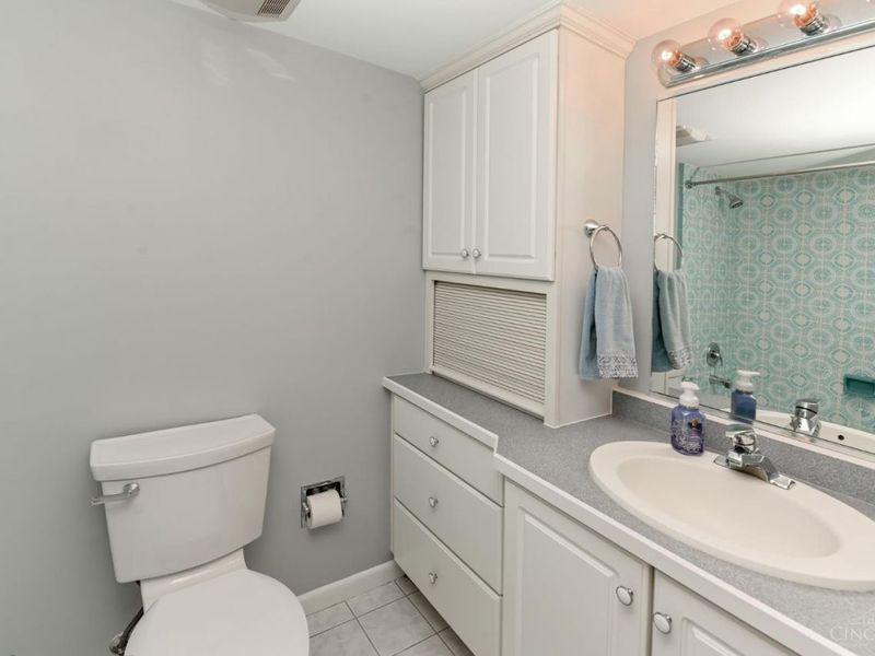 8004 Honeysuckle Lane, West Chester, OH 45069 Photo 18