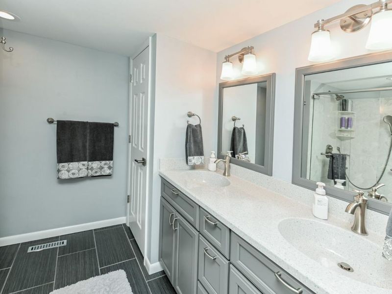 8004 Honeysuckle Lane, West Chester, OH 45069 Photo 28