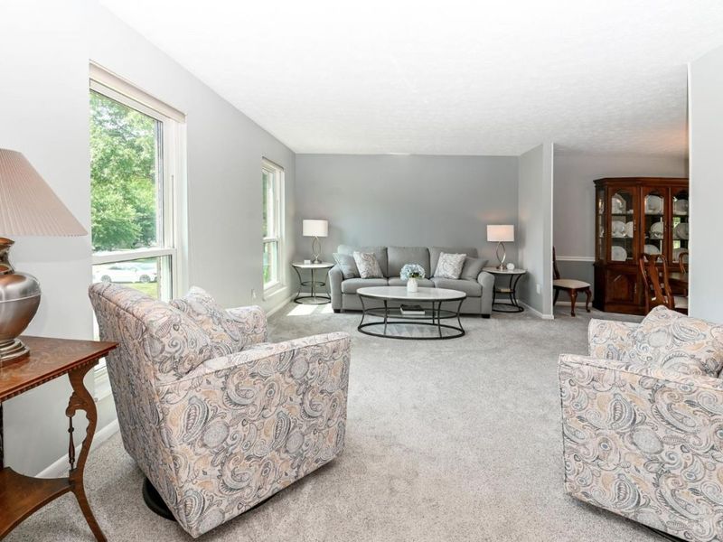 8004 Honeysuckle Lane, West Chester, OH 45069 Photo 5