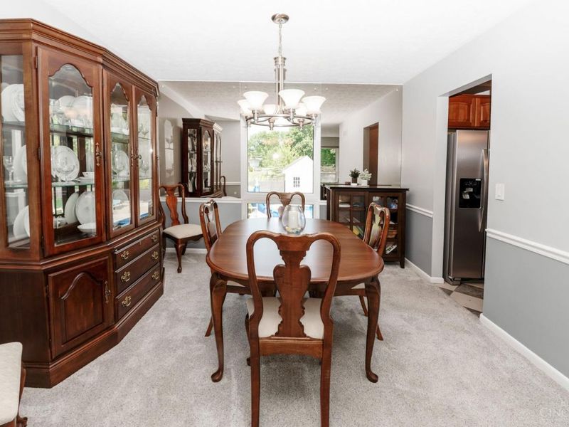 8004 Honeysuckle Lane, West Chester, OH 45069 Photo 9