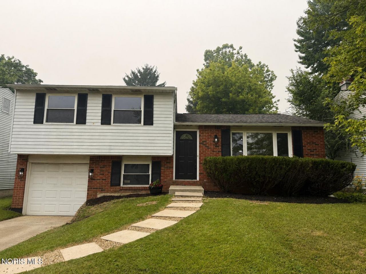 386 San Jose Drive , Toledo, OH 43615 Main Photo
