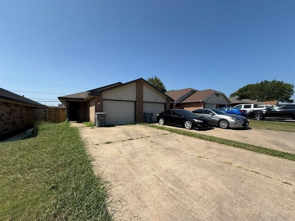 9016 Greenmound Avenue , Dallas, TX 75227