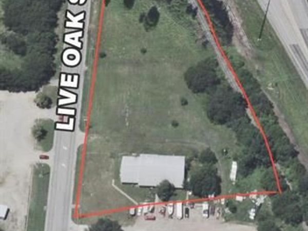 2302 Live Oak Street , Commerce, TX 75428