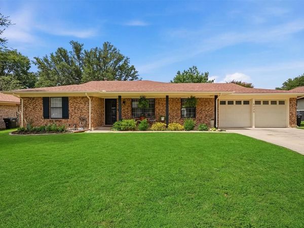 4025 Aragon Drive, Fort Worth, TX 76133