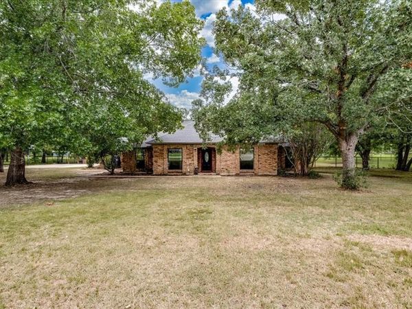 190 Robinson Road , Combine, TX 75159