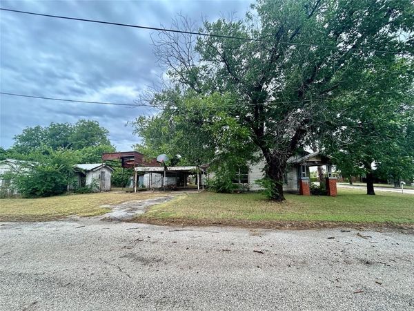 501 W 12th Street , Coleman, TX 76834