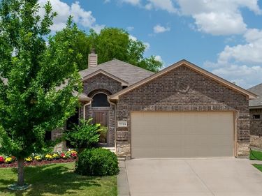 11156 Hawks Landing Road , Fort Worth, TX 76052