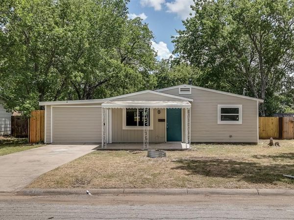 2804 Dogwood Park Drive, Richland Hills, TX 76118