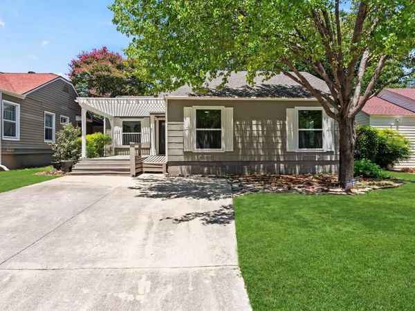 4220 Donnelly Avenue, Fort Worth, TX 76107