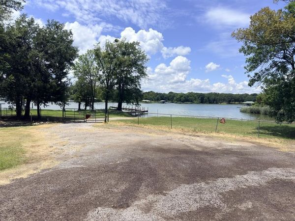 2070 County Road 3830 , Quinlan, TX 75474