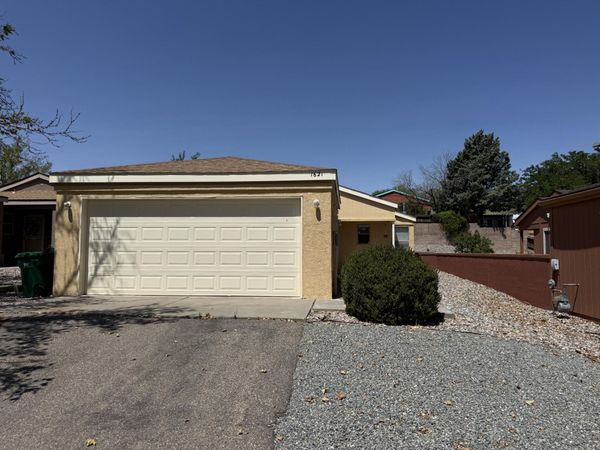 1621 Patti Place NE, Rio Rancho, NM 87144