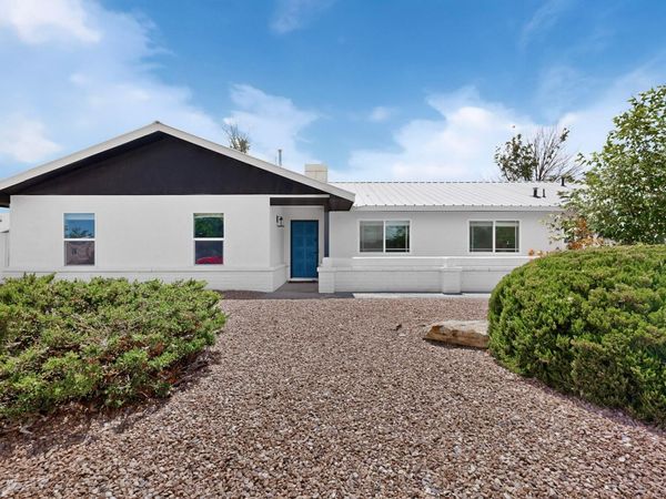 135 Tarpon Avenue SE, Rio Rancho, NM 87124