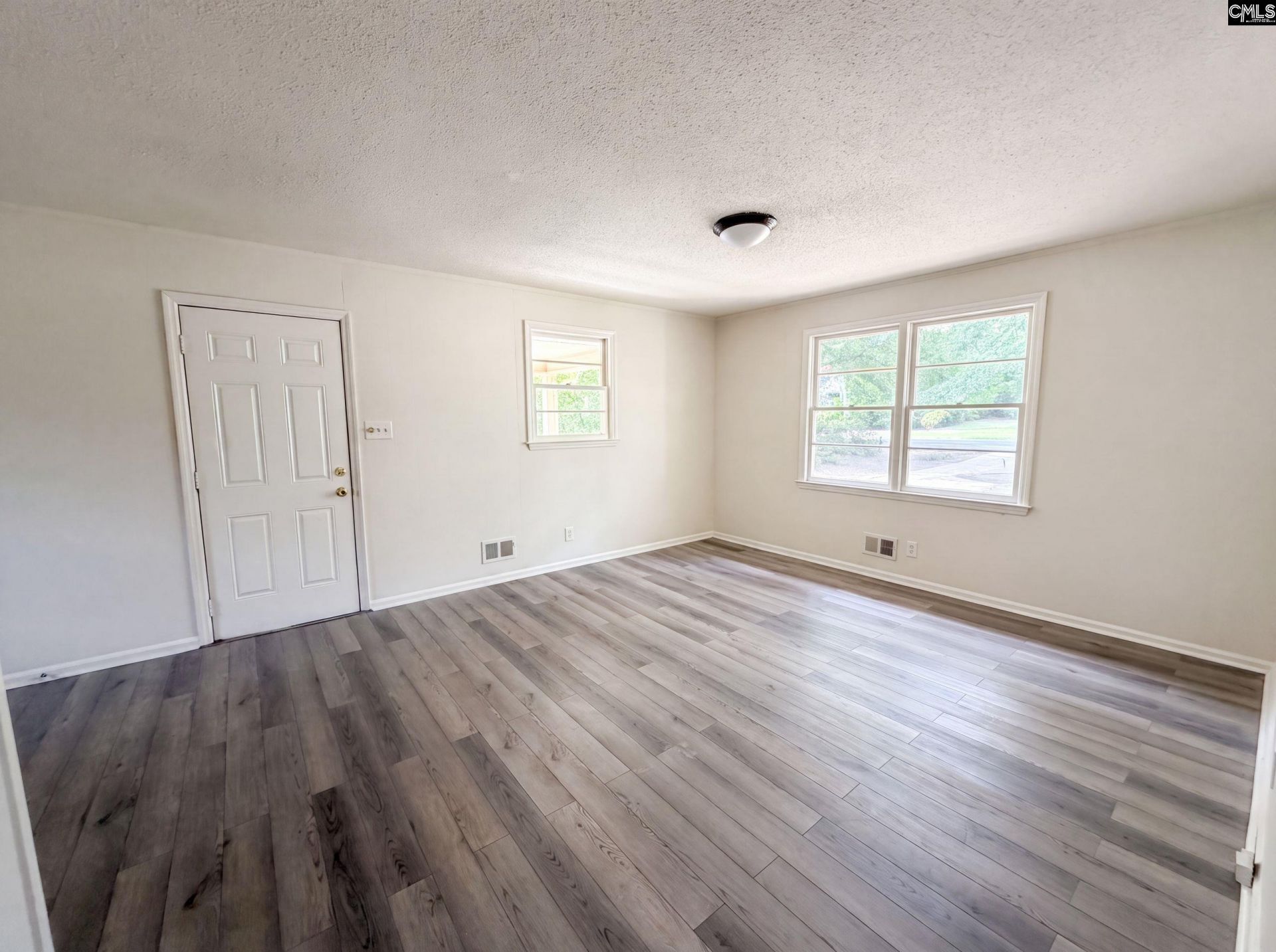 406 Lafayette Way  Photo 6