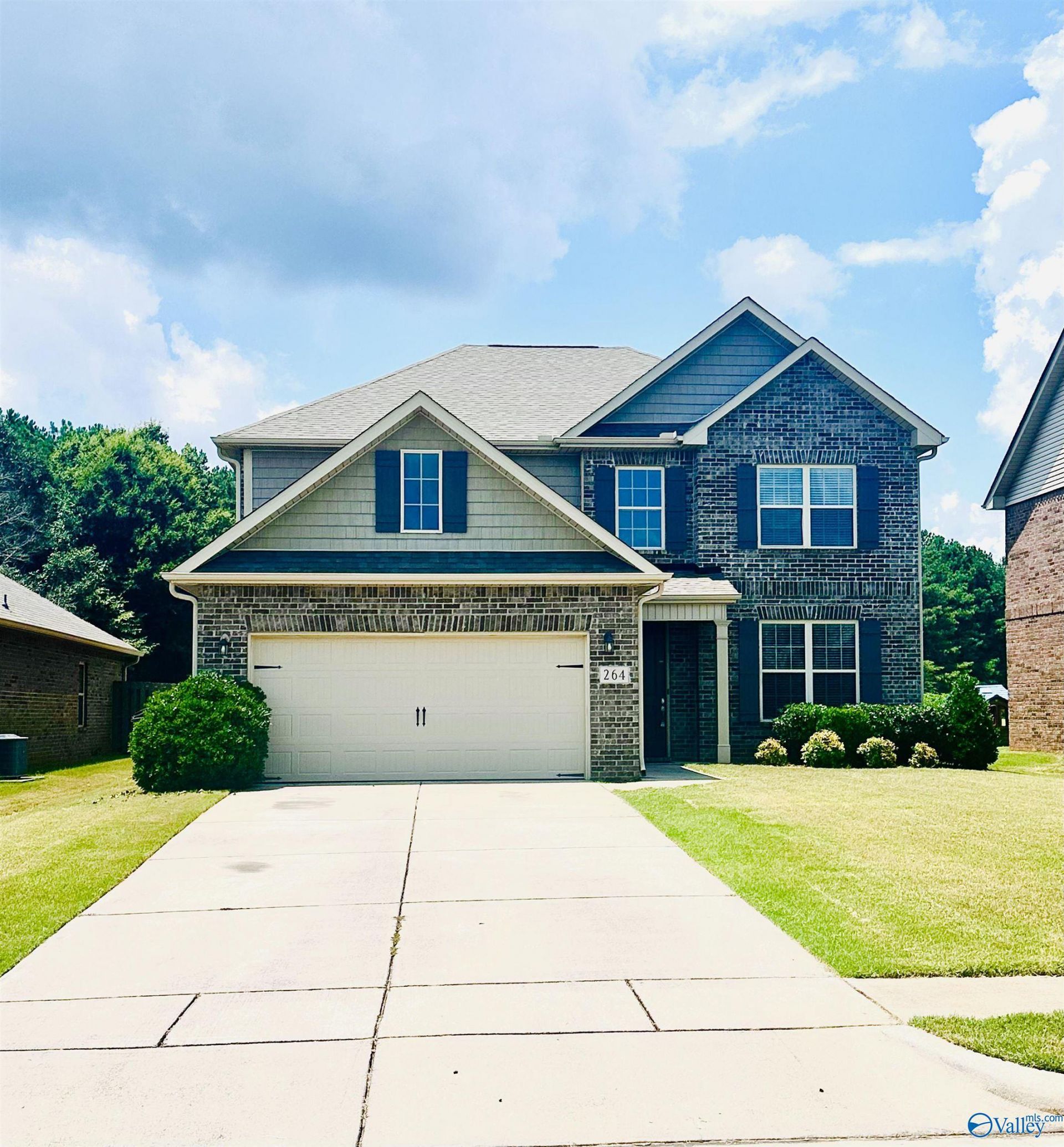 264 Willow Bank Circle, Decatur, AL 35603 Main Photo