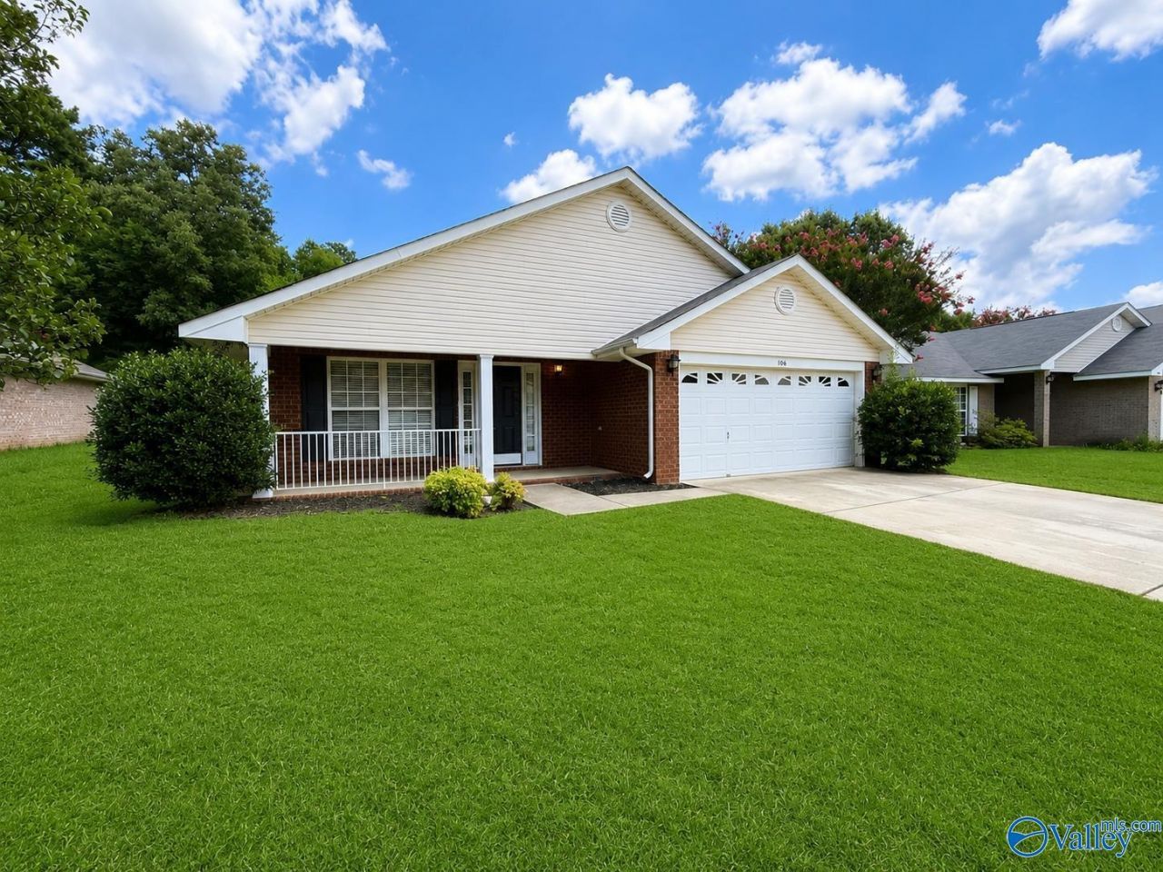 106 Tallmadge Court Sw, Huntsville, AL 35824 Main Photo