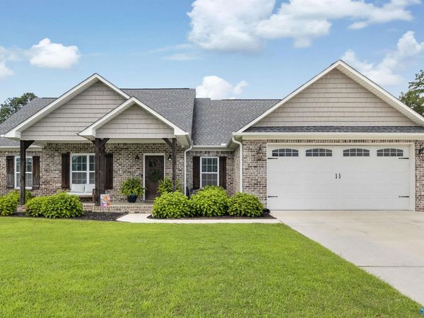 413 Pembrooke Circle SE, Hartselle, AL 35640