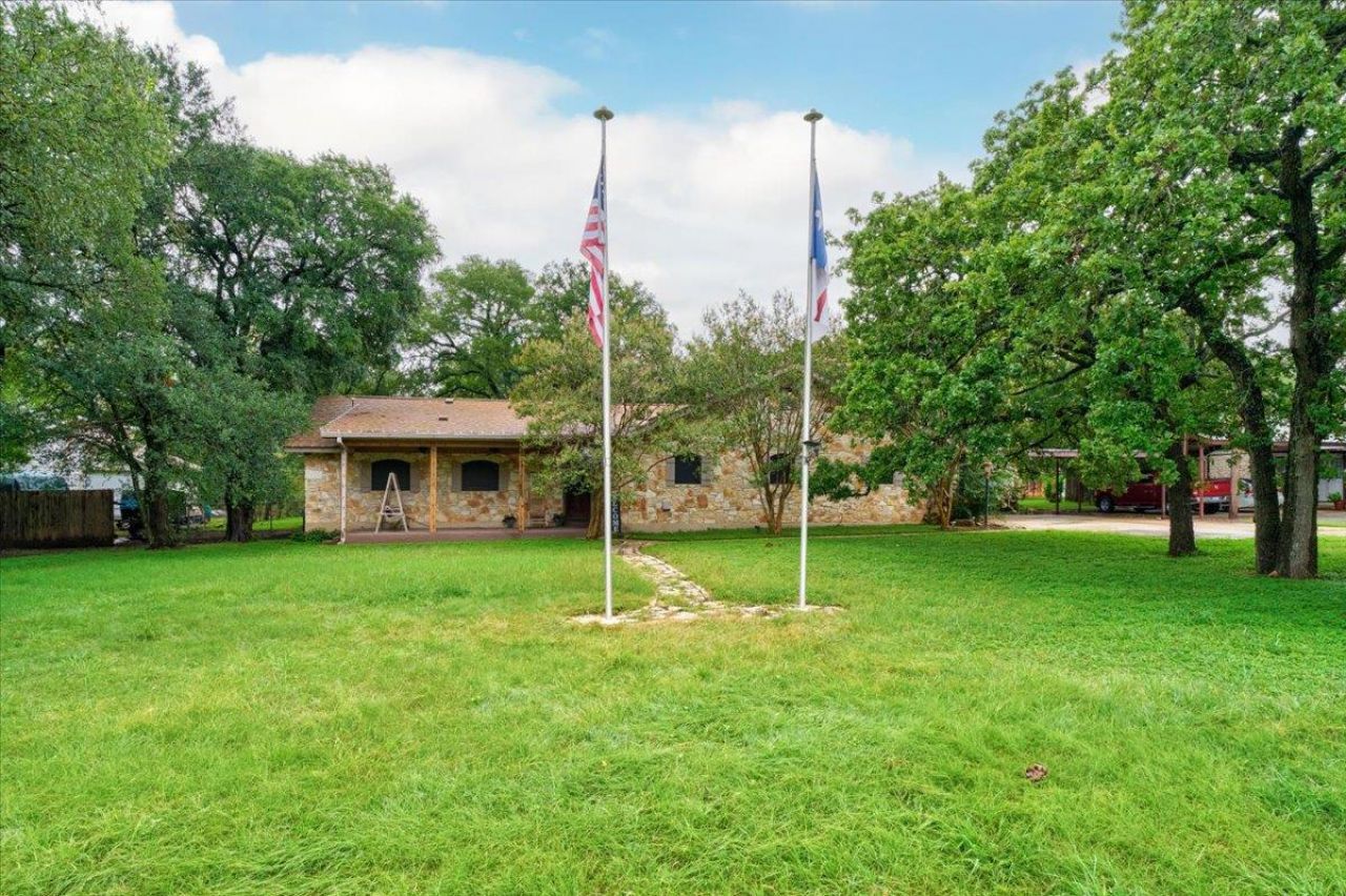 1009 Bluebird Dr , Manchaca, TX 78652 Main Photo