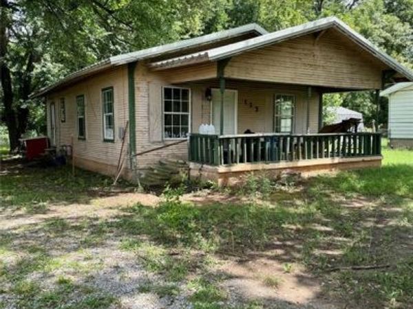 113 S McKee Road, Meeker, OK 74855