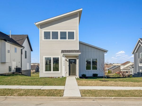 6136 Mississippi Avenue , Davenport, IA 52807