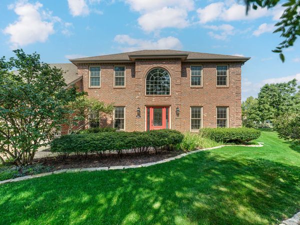 207 Edinburgh Court , Naperville, IL 60540