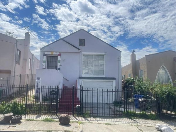 2950 68th Avenue , Oakland, CA 94605