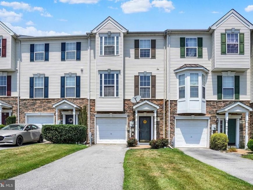 130 Bruaw Drive, York, PA 17406 Main Photo